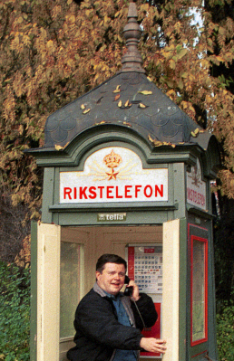 RG in Swedish phone booth